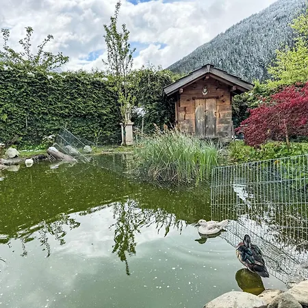 Helmreich-5 By Interhome